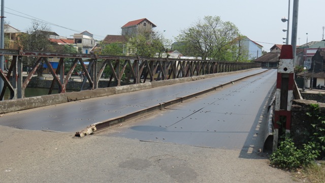 Cầu Đông Ba (cầu đen)